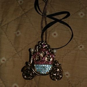 NWT Betsey Johnson rhinestone carriage necklace
